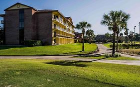 Quality Inn And Suites Golf Resort